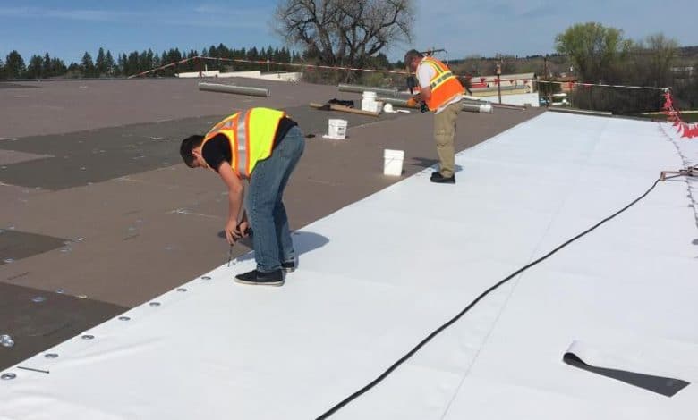 commercial roofing contractors in Milwaukee