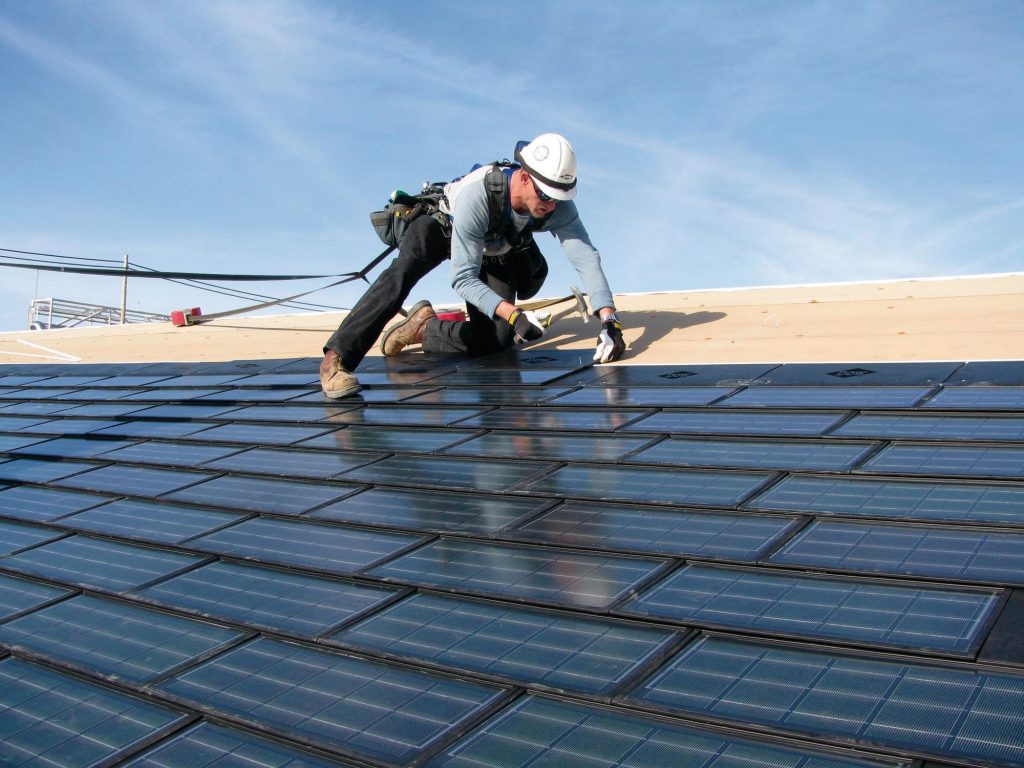 commercial roofing contractors in Milwaukee