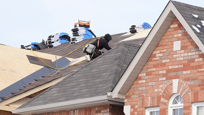 save on Milwaukee residential roofing