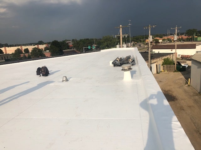 flat roofing contractors in Milwaukee