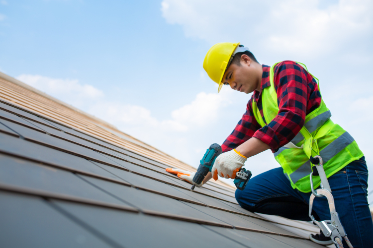 roofing contractor in Milwaukee