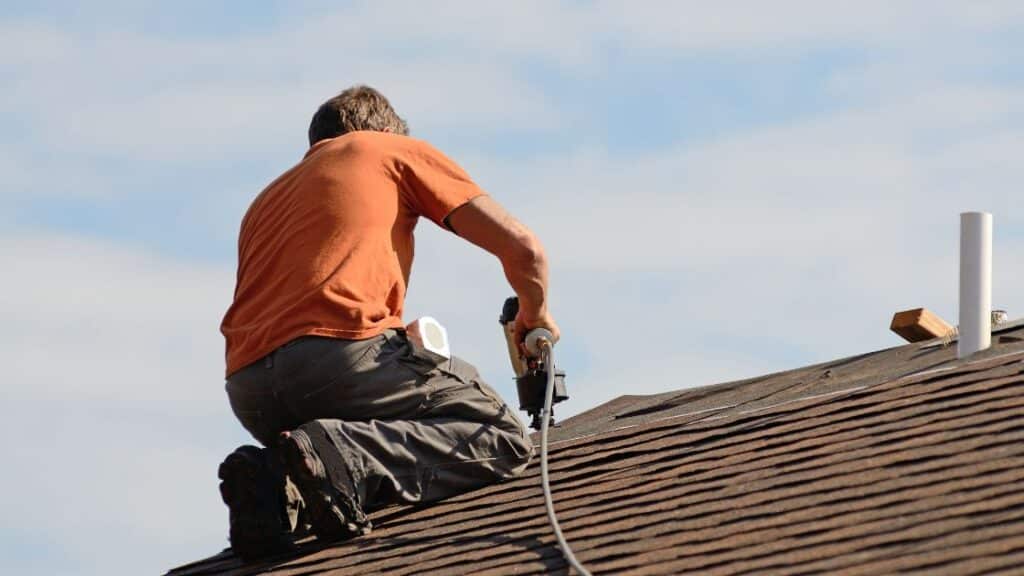 Benefits of Local Roofing Contractor in Milwaukee